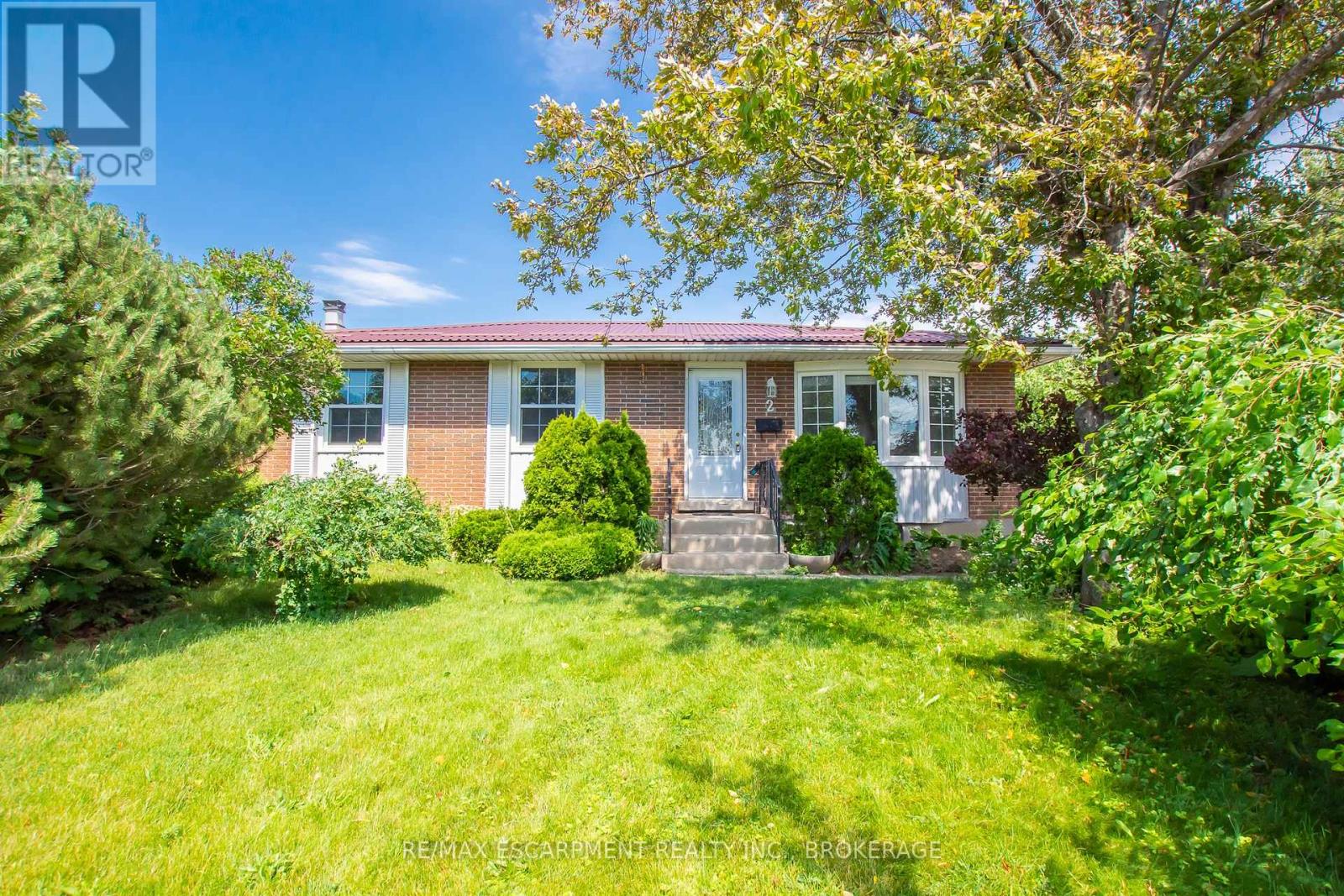 Detached at MAIN - 2 WOLFDALE PLACE, St. Catharines (Lakeport)