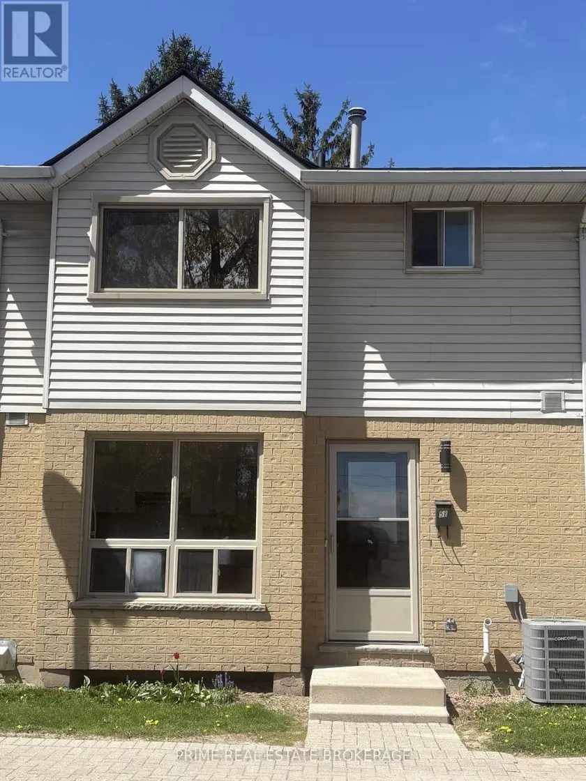 Townhouse at 58 - 35 WATERMAN AVENUE, London South
