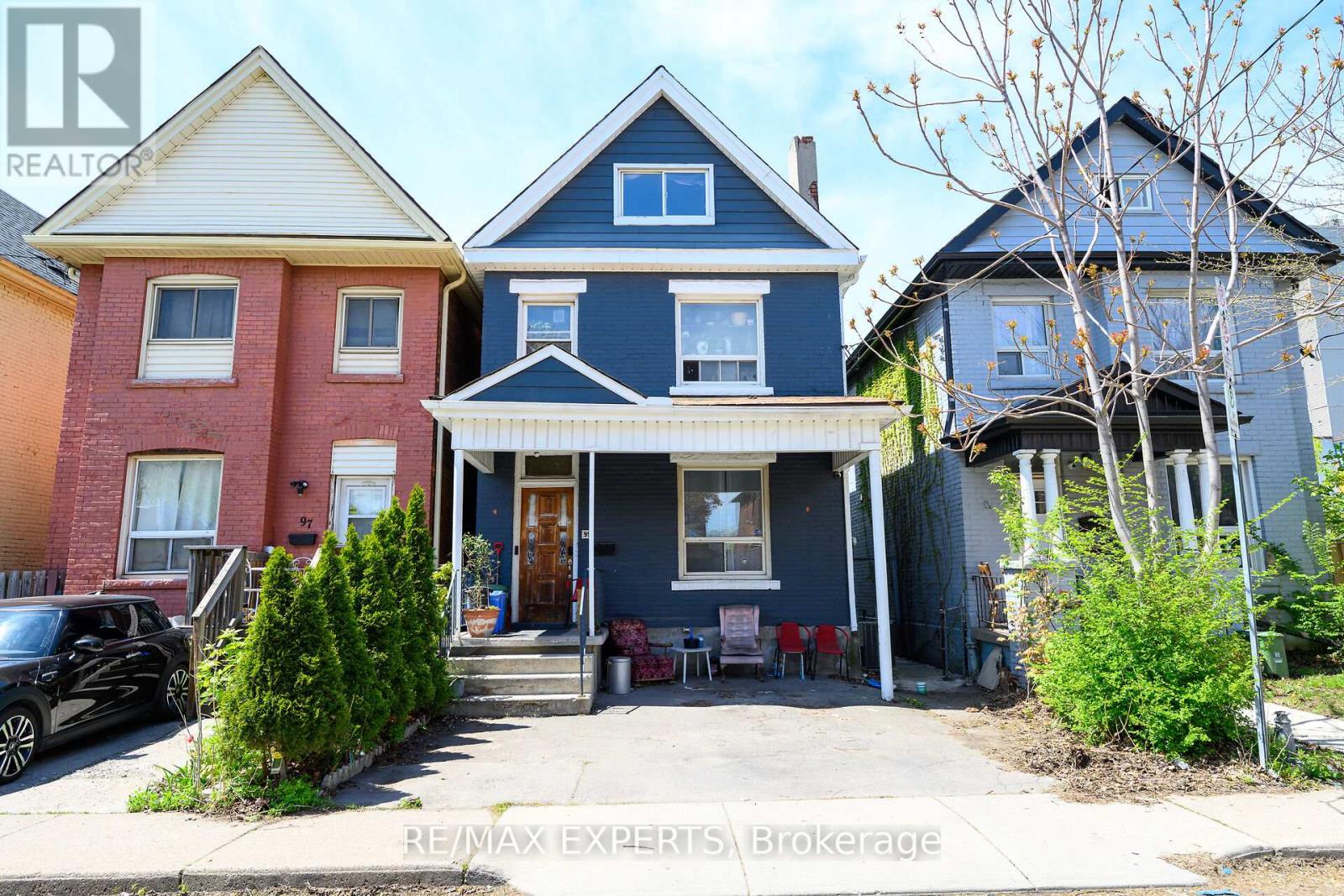 Detached at 99 LEEMING STREET, Hamilton (Landsdale)