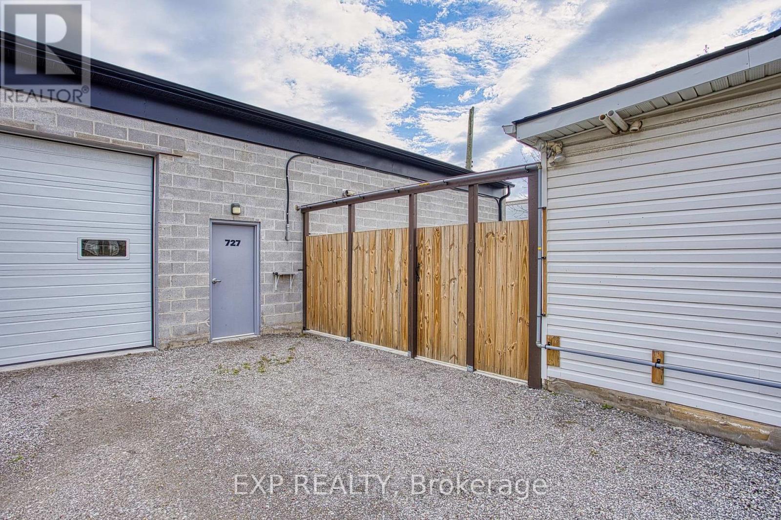 Detached at 727 BARTON STREET, Hamilton