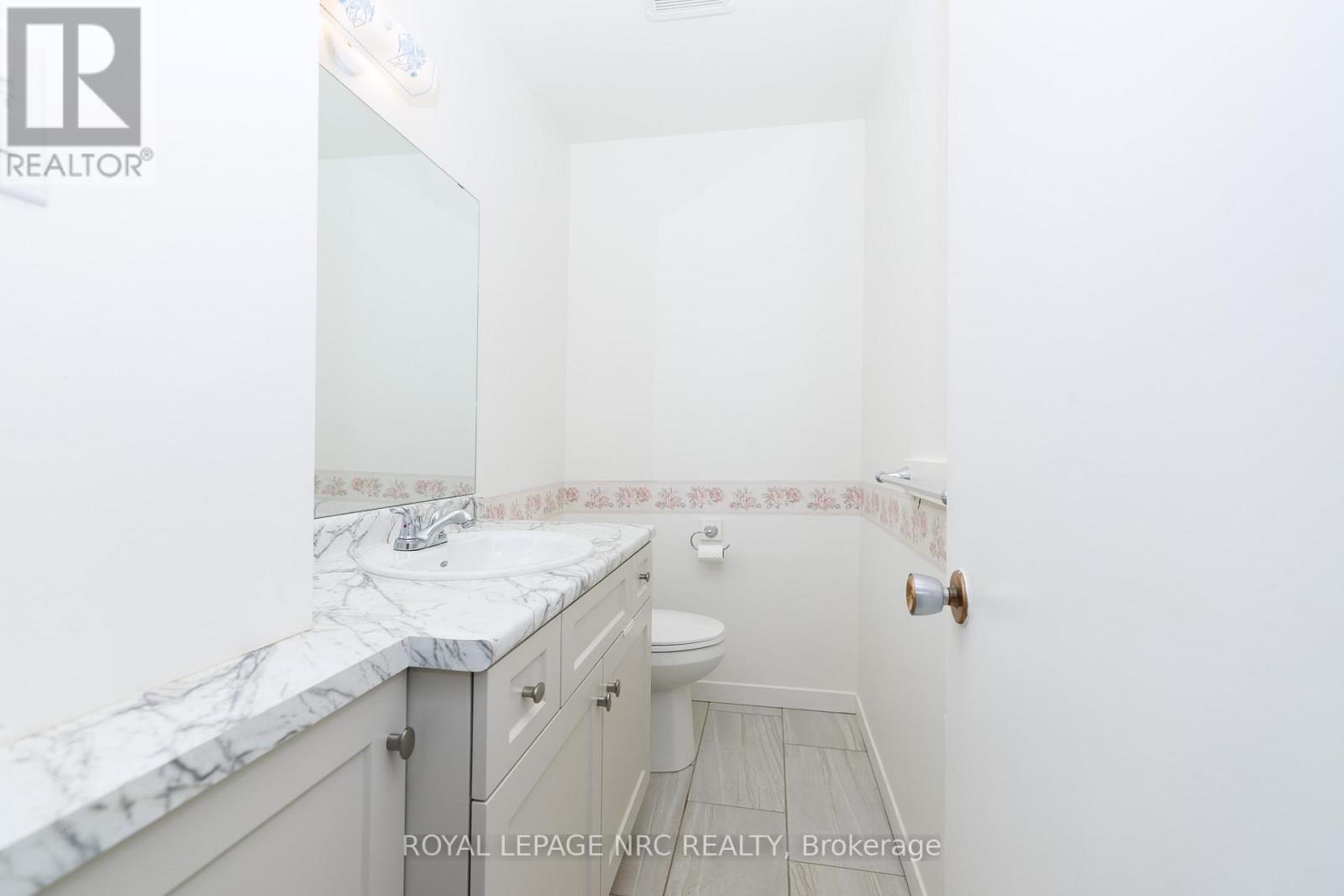 Semi-Detached/Link at 8 KERWIN GATE, St. Catharines