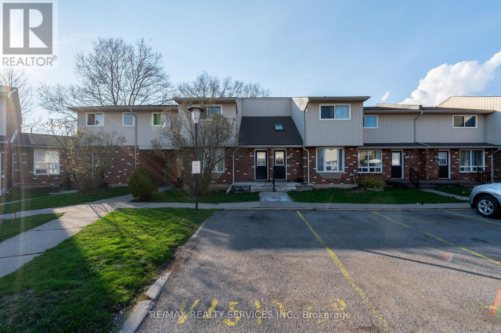 Townhouse at 176 - 100 BROWNLEIGH AVENUE, Welland