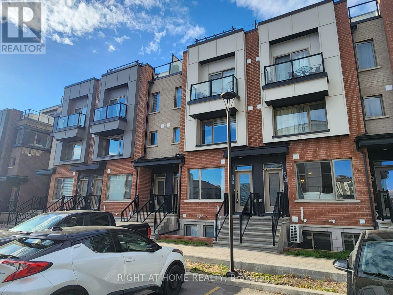 Townhouse at 555 TAKAMOSE PVT, Ottawa