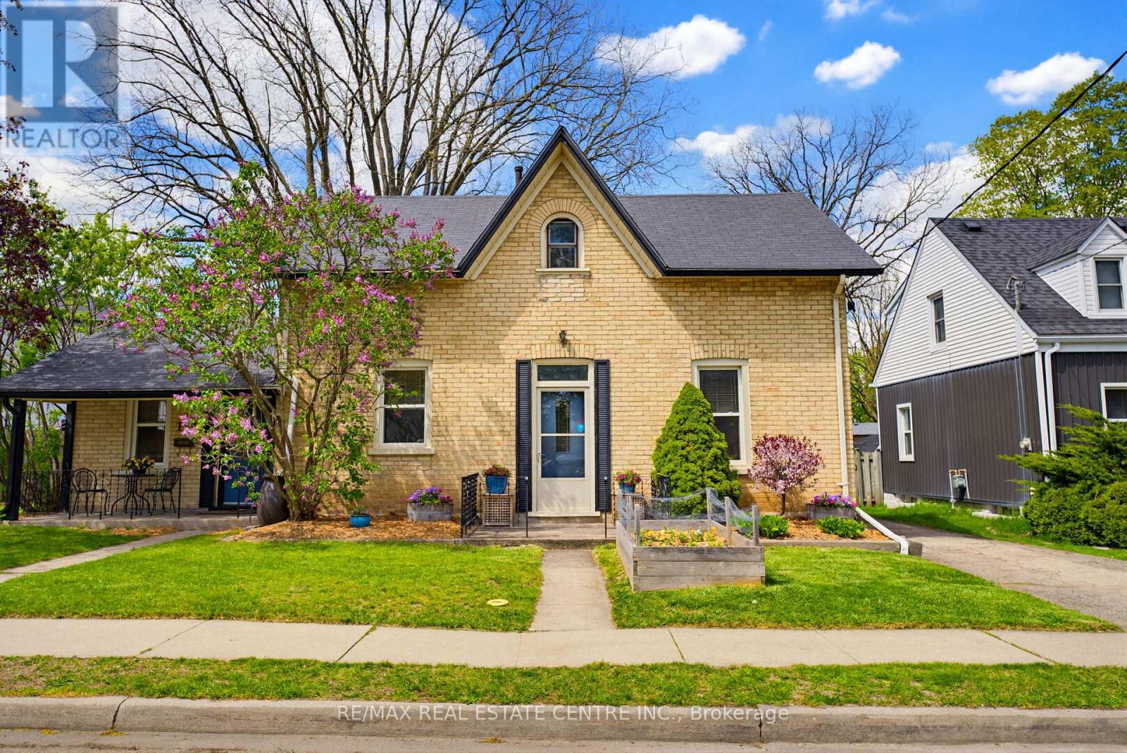 Detached at 112 VICTORIA AVENUE, Cambridge