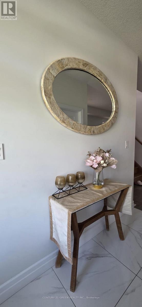 Detached at 3010 DOYLE DRIVE, London