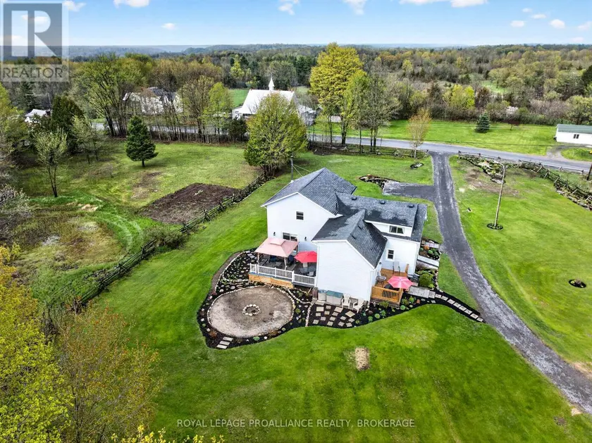 Detached at 311 BURRIDGE ROAD, Frontenac