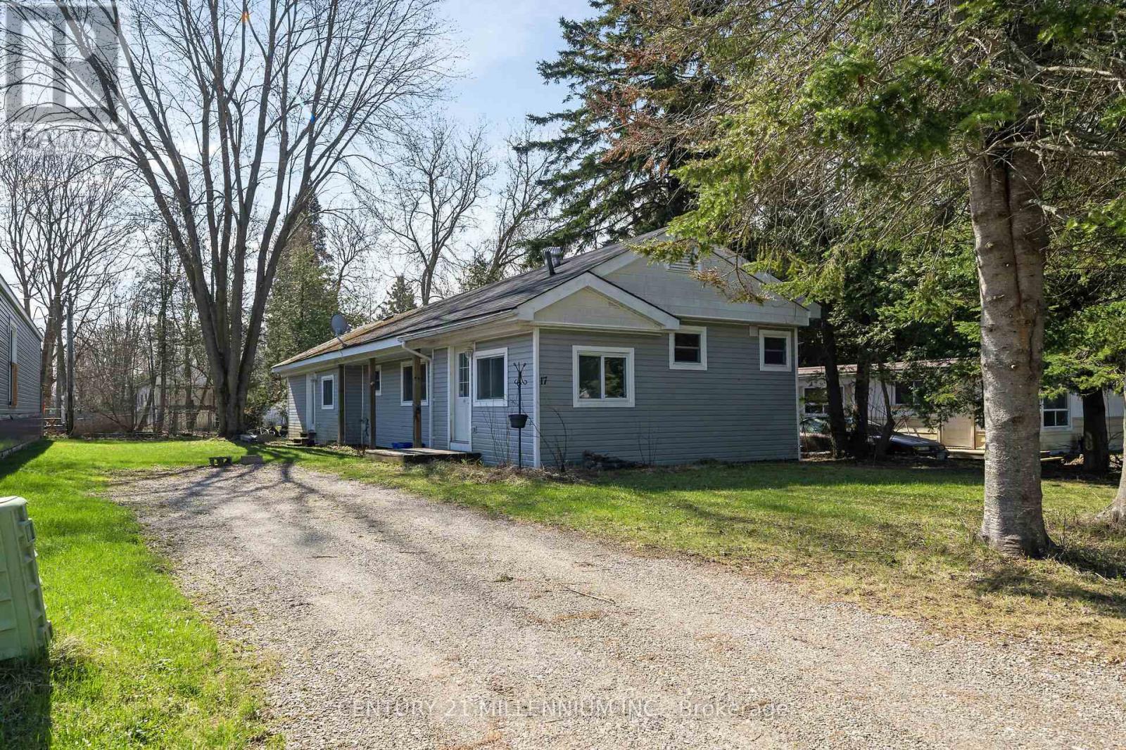 Detached at 17 CEDAR LANE, Erin