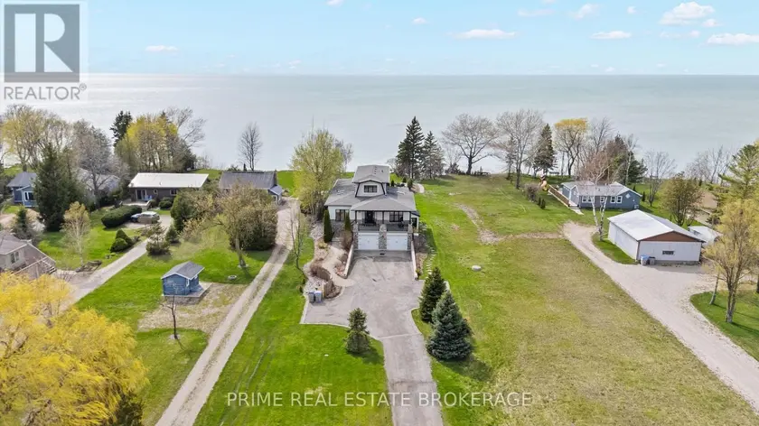 Detached at 72323 BLUEWATER HIGHWAY, Bluewater