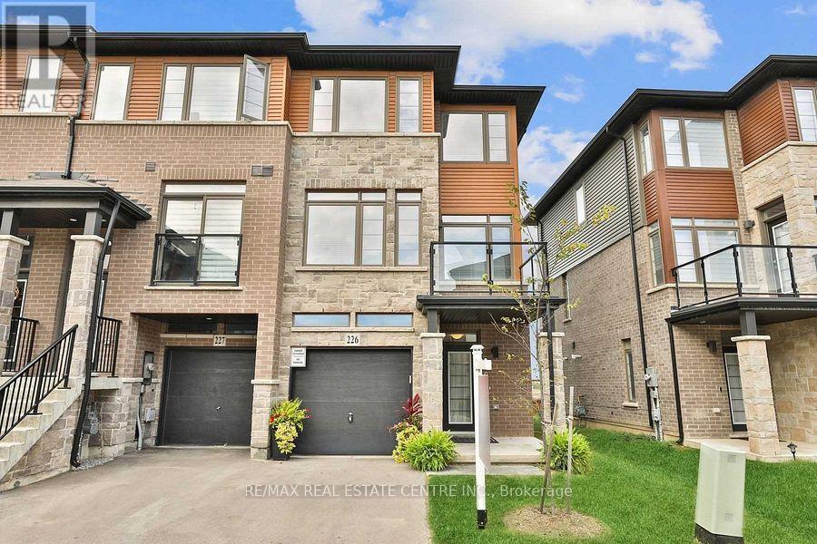 Townhouse at 226 - 30 TIMES SQUARE BOULEVARD, Hamilton (Stoney Creek)