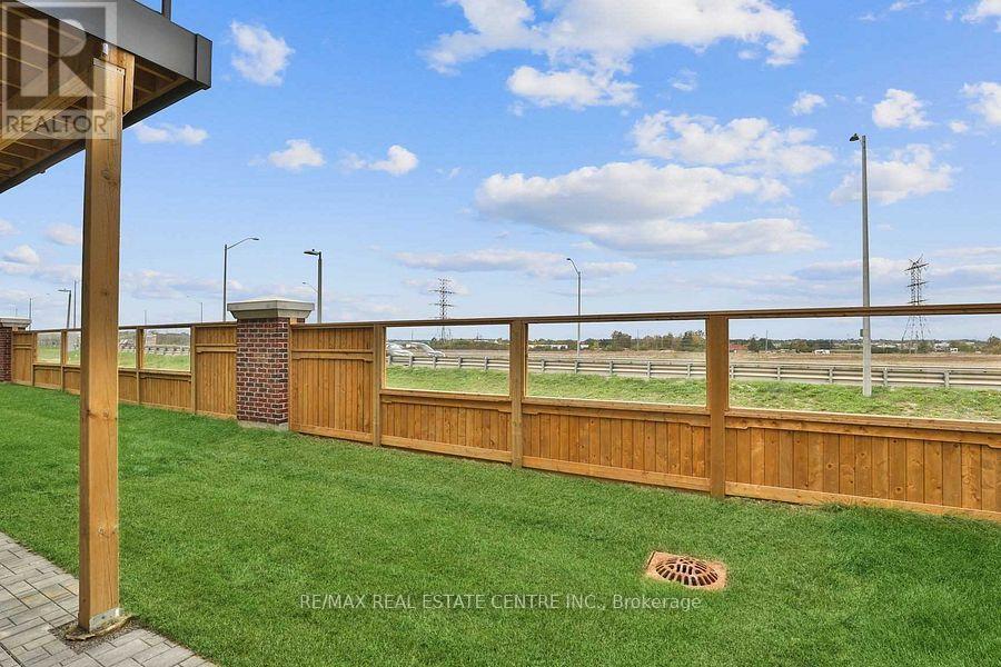 Townhouse at 226 - 30 TIMES SQUARE BOULEVARD, Hamilton