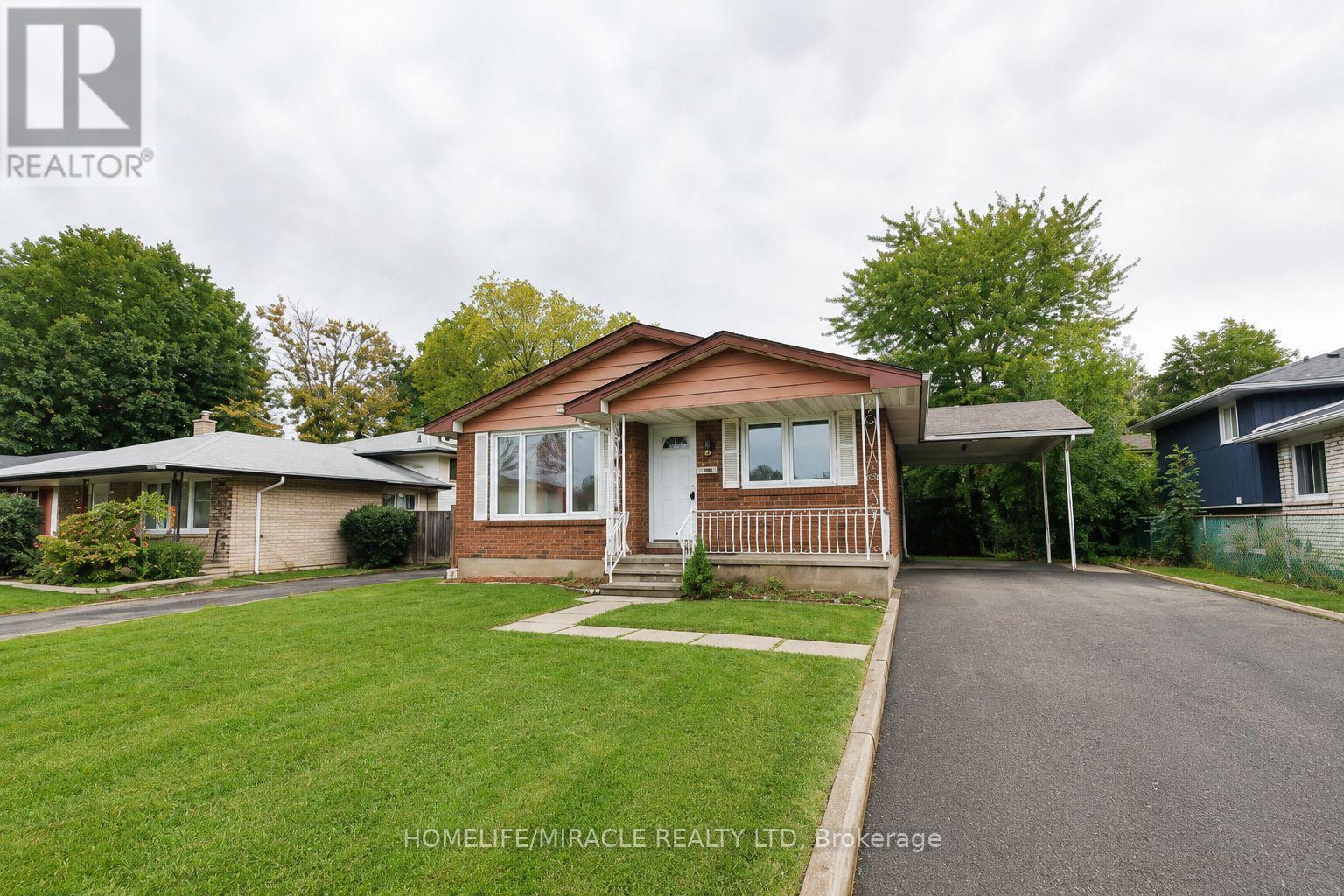 Detached at 10 TRELAWN PARKWAY, Welland (N. Welland)