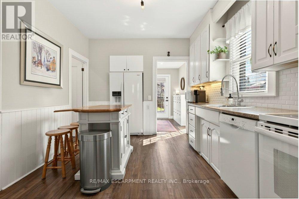 Detached at 13 RICHMOND STREET, Hamilton