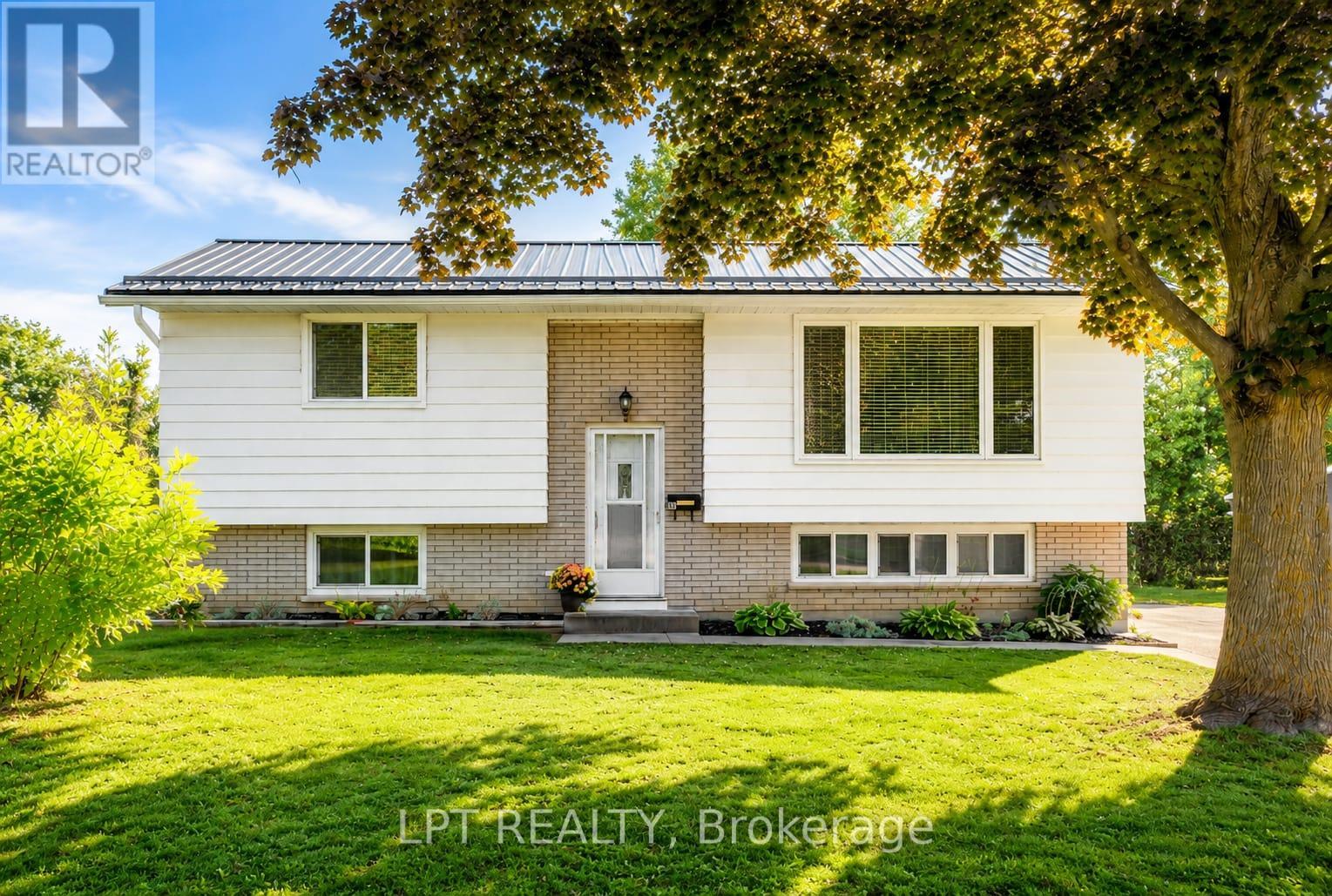 Detached at 56 ST. PATRICK STREET, Kawartha Lakes (Lindsay)