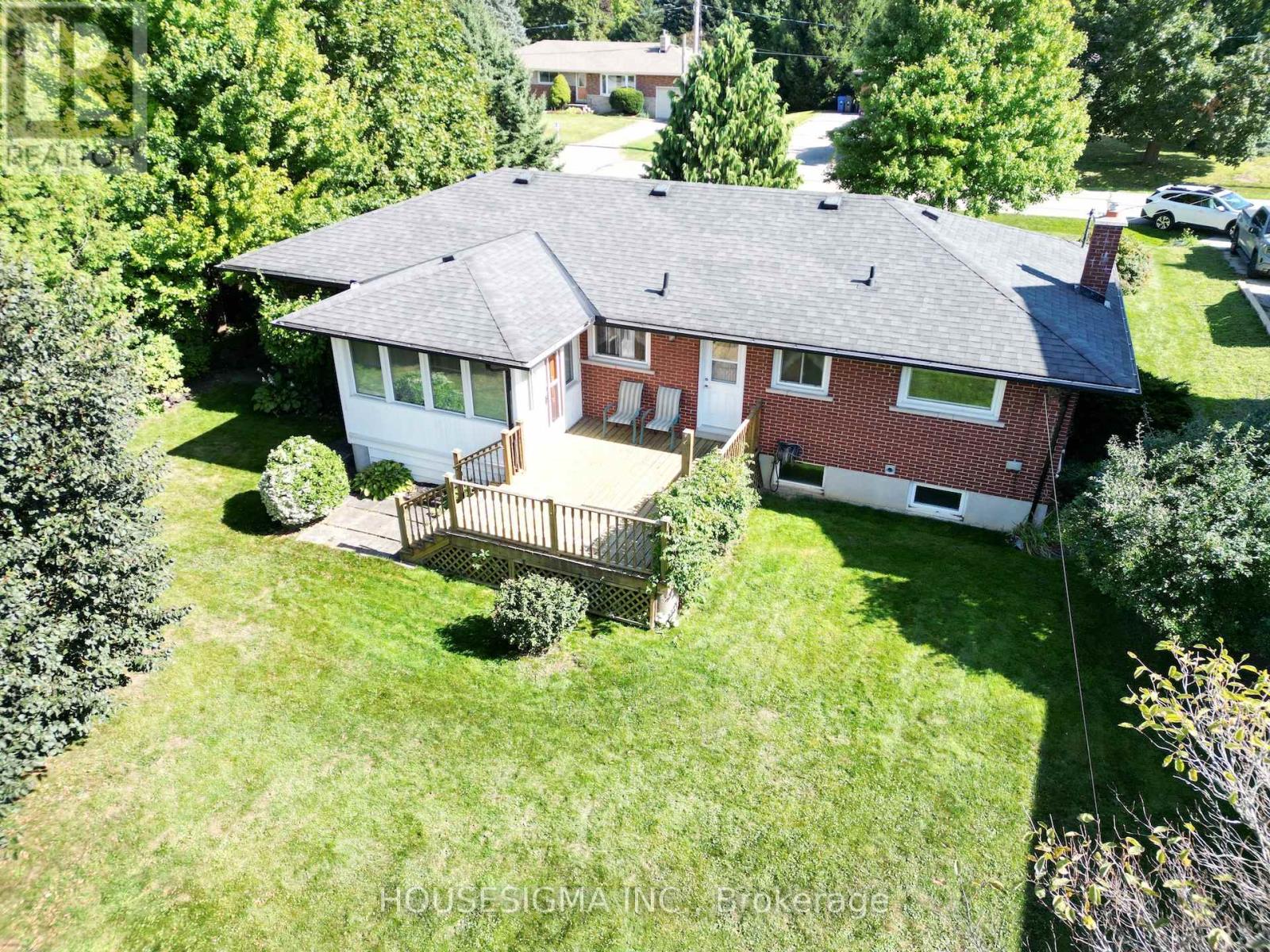 Detached at 33 RIDGEWAY AVENUE, Guelph (Pineridge/Westminster Woods)