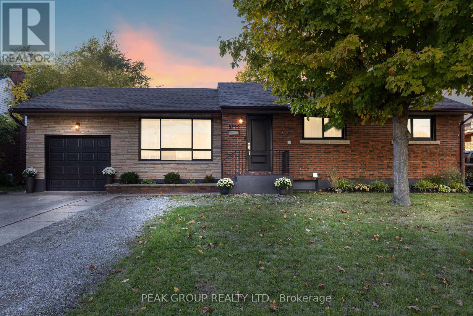 Detached at 3799 WINDERMERE ROAD, Niagara Falls (Stamford)