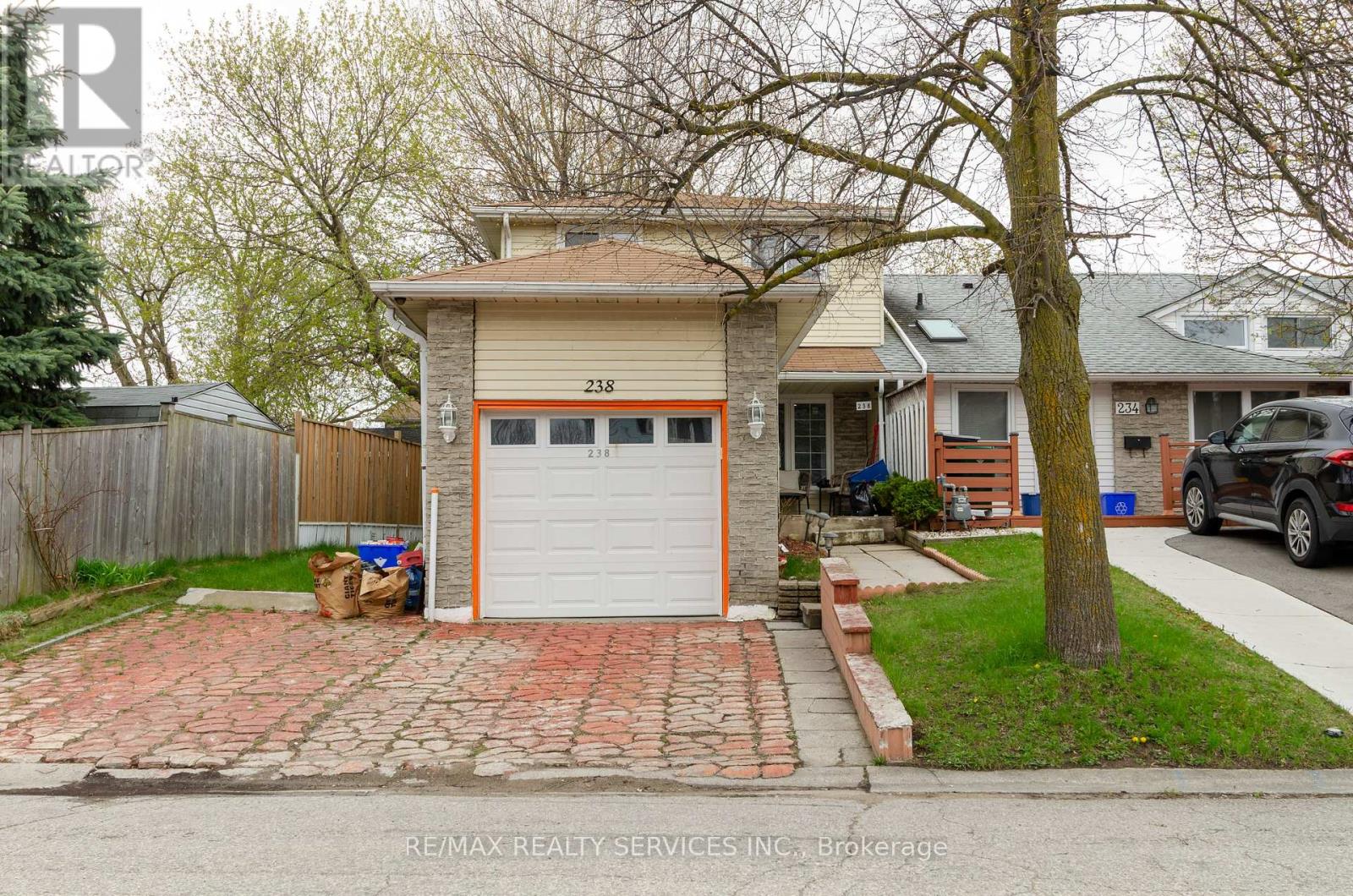 Townhouse at 238 LINDEN DRIVE, Cambridge