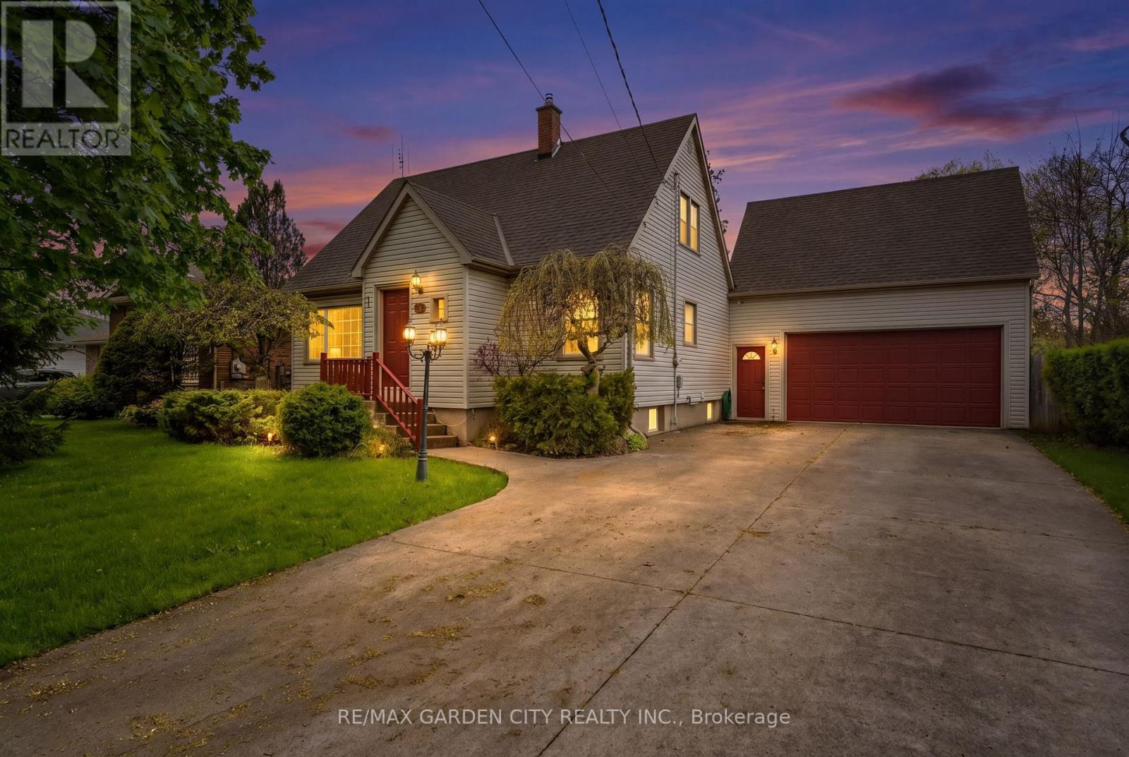 Detached at 23 NORTHDALE DRIVE, St. Catharines (Vine/Linwell)