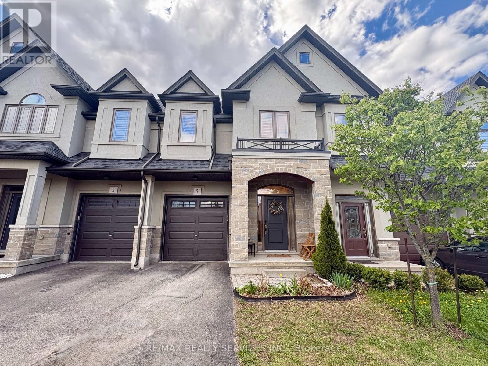 Townhouse at 7 SONOMA VALLEY CRESCENT, Hamilton (Mewburn)