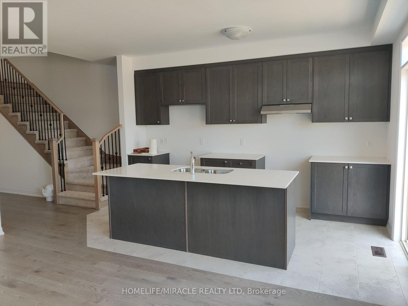 Townhouse at 451 JACK WILFORD WAY, South-West Oxford