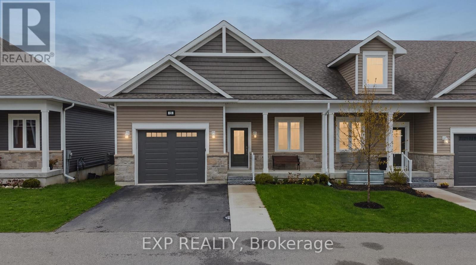 Townhouse at 18 - 24 GEORGE STREET N, Minto