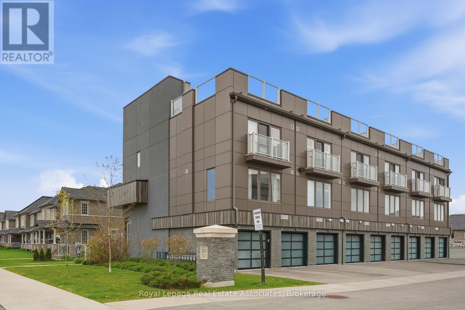 Townhouse at 23 - 261 SKINNER ROAD, Hamilton (Waterdown)
