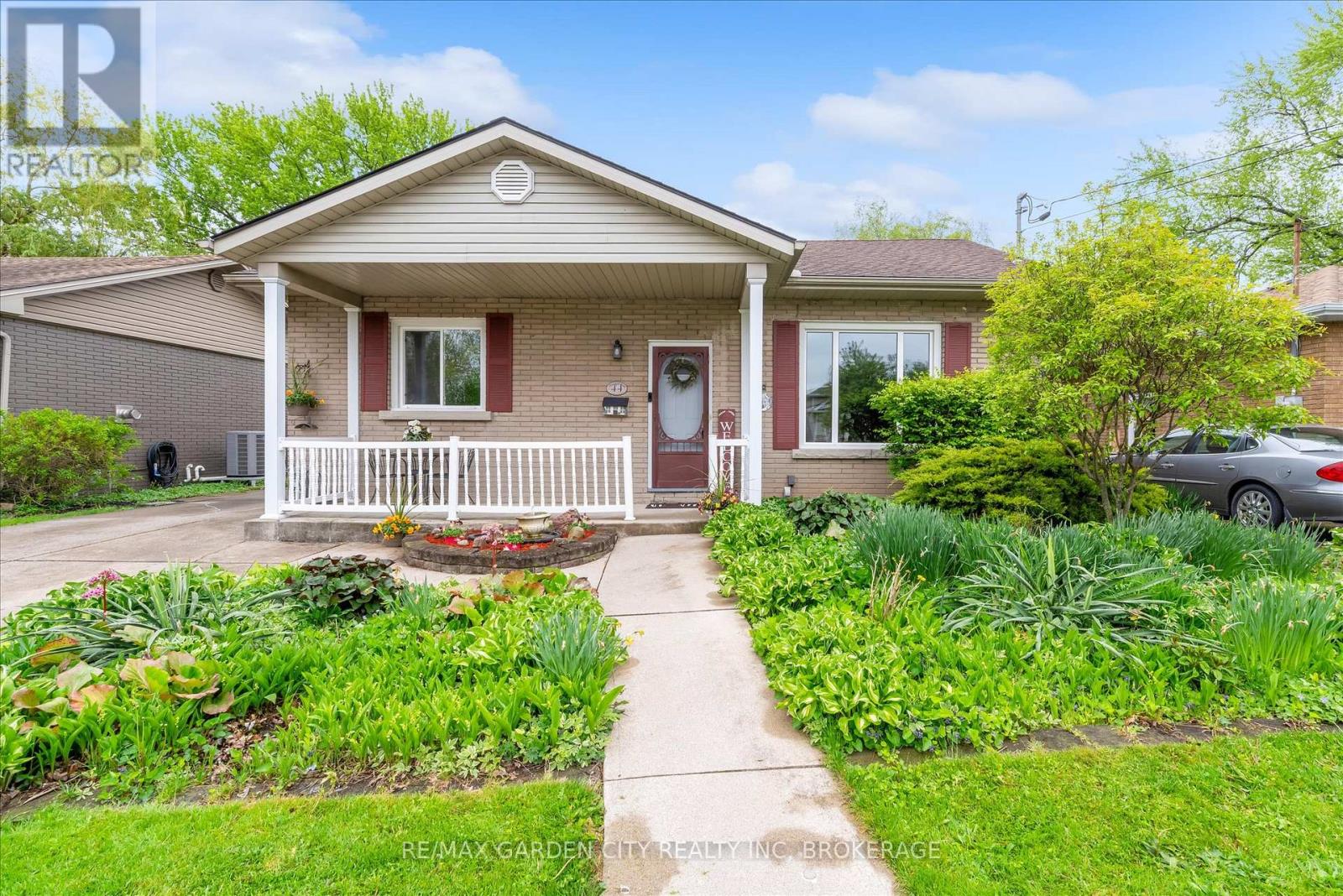 Detached at 44 ALEXANDRA BOULEVARD, St. Catharines (Secord Woods)