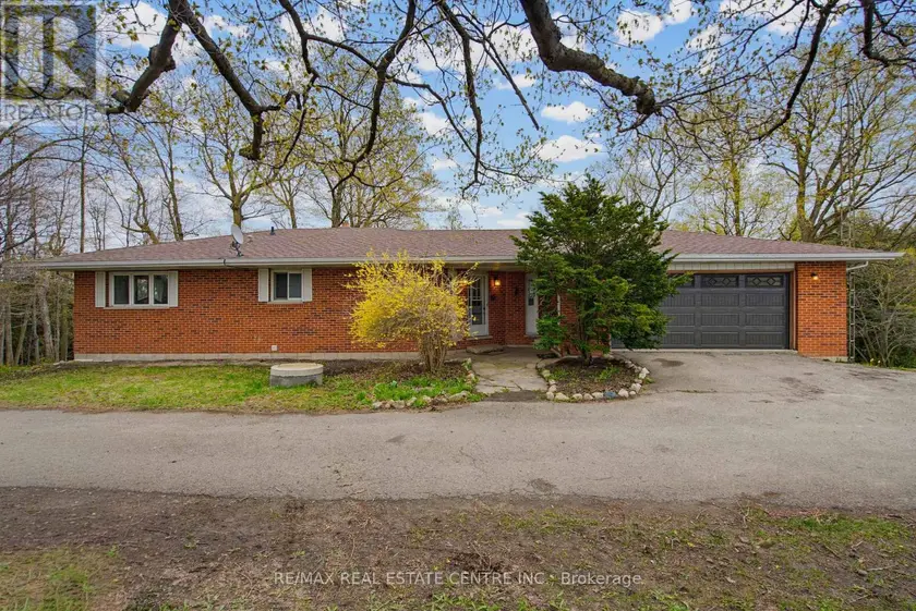 Detached at 294052 8TH LINE, Amaranth