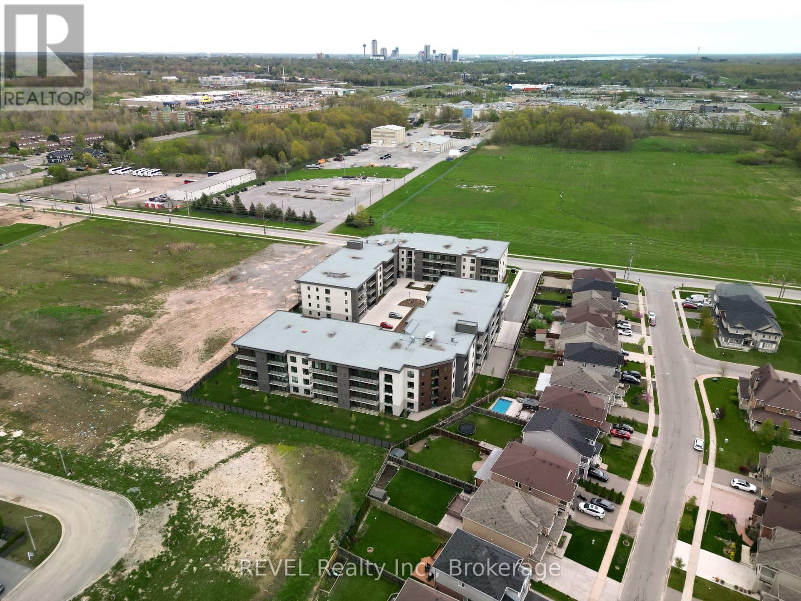 Apartment at 216 - 7549A KALAR ROAD, Niagara Falls (Brown)
