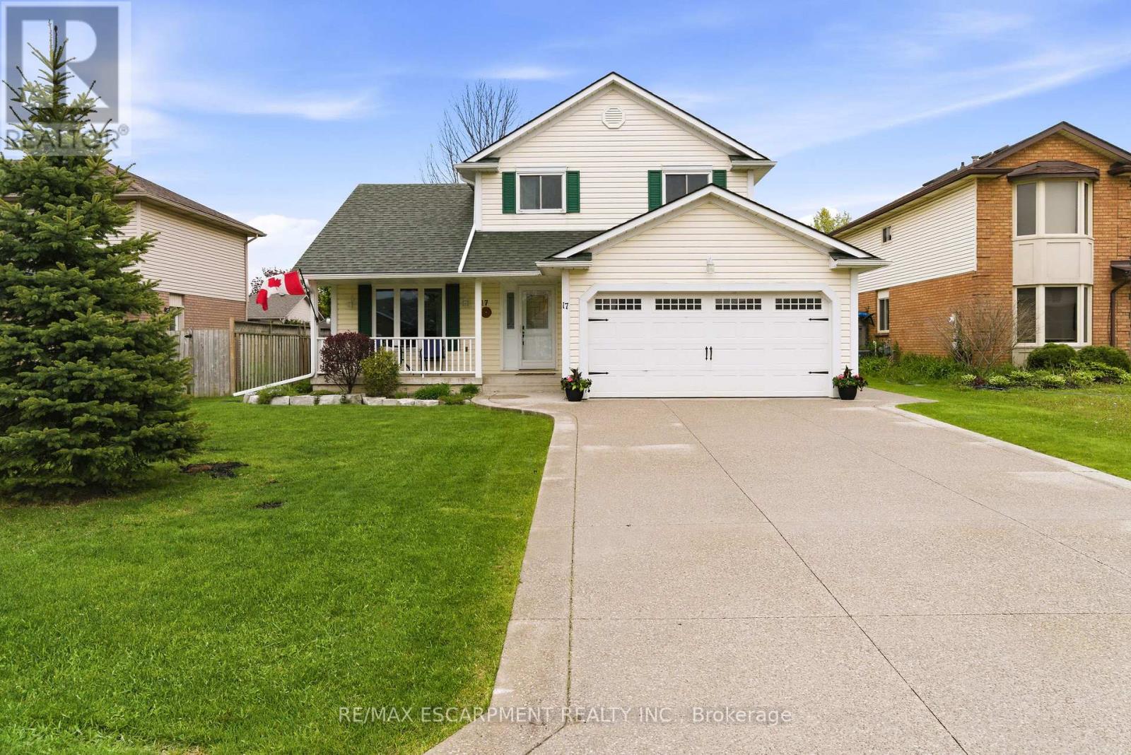 Detached at 17 PIPER PLACE, Haldimand