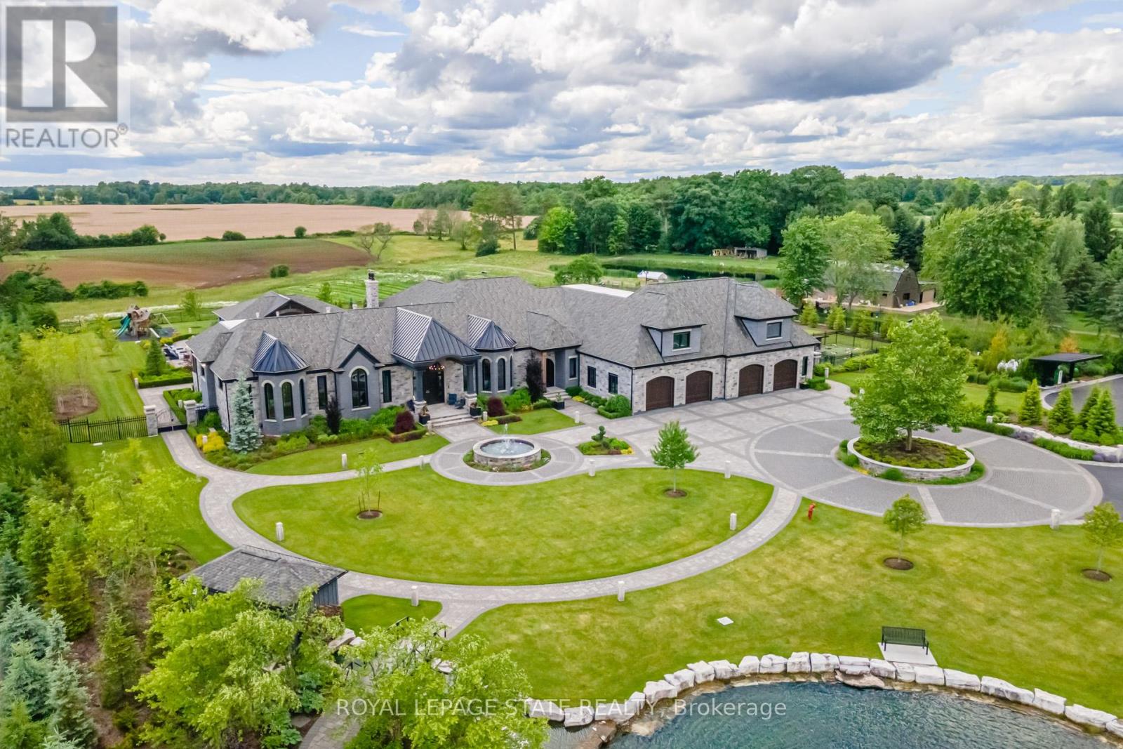 Detached at 1272 FIDDLERS GREEN ROAD, Hamilton