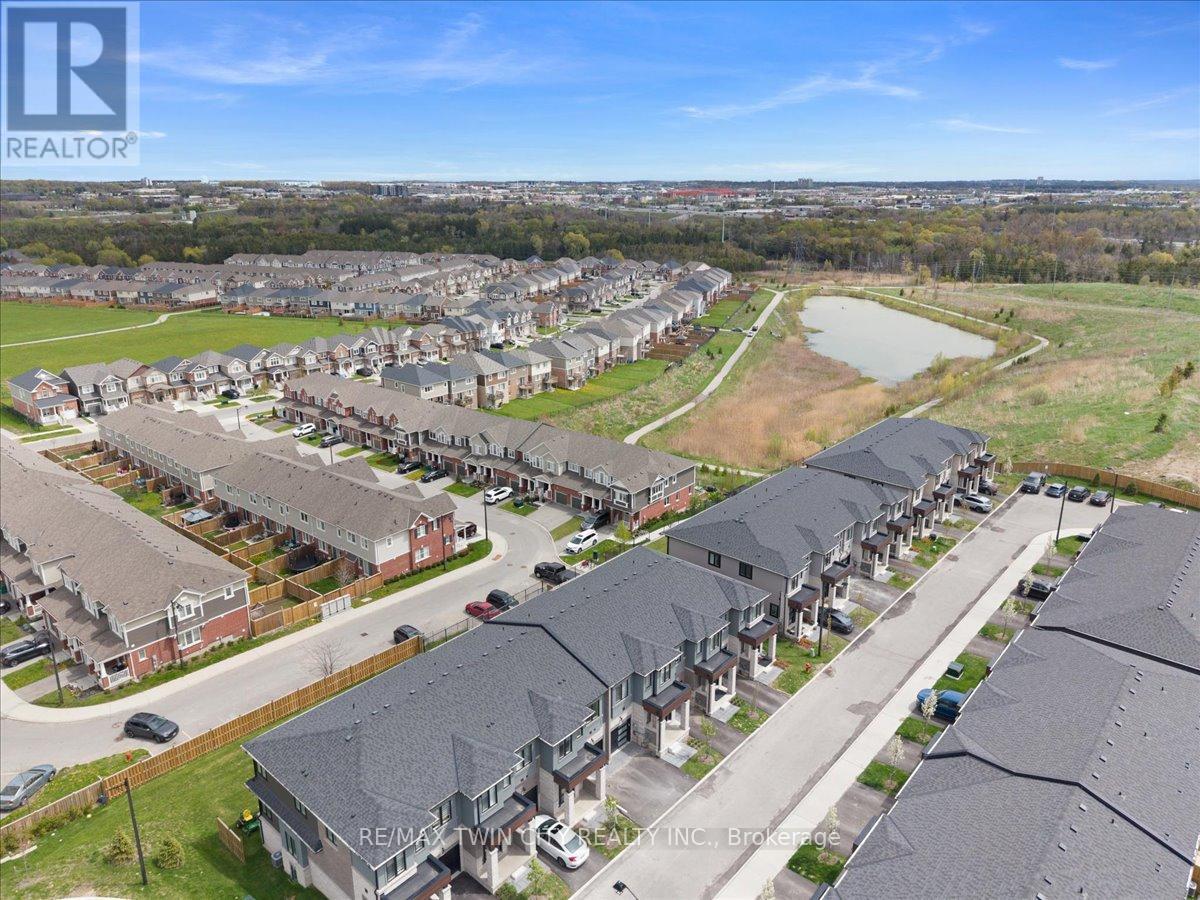 Townhouse at 43 - 155 EQUESTRIAN WAY, Cambridge