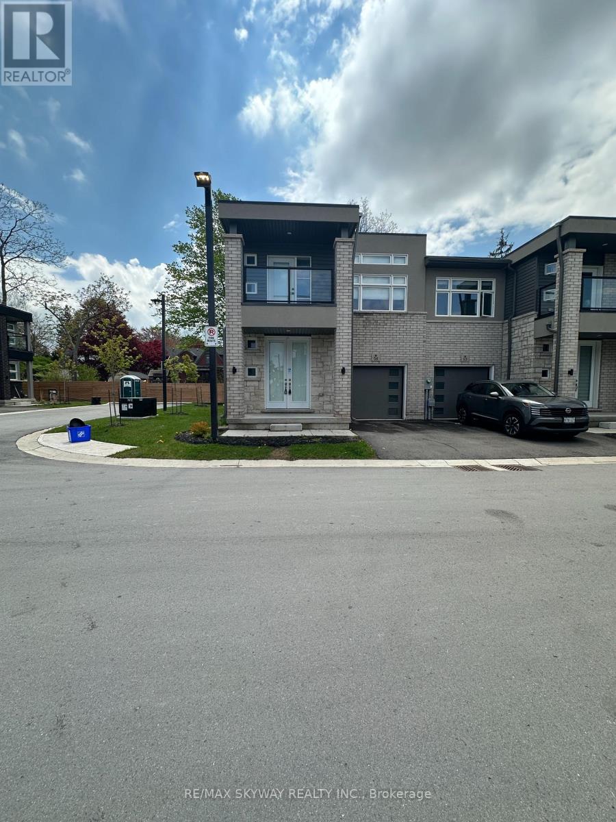 Townhouse at 54 - 5672 DORCHESTER ROAD, Niagara Falls (Hospital)