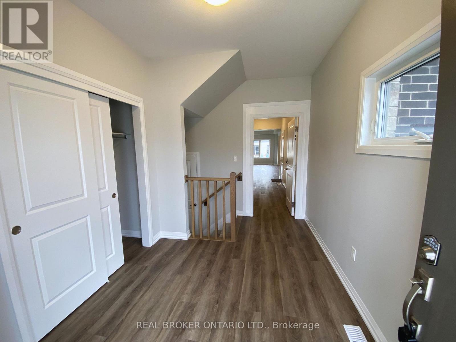 Townhouse at 70 SAMUEL AVENUE, Pelham (Fonthill)