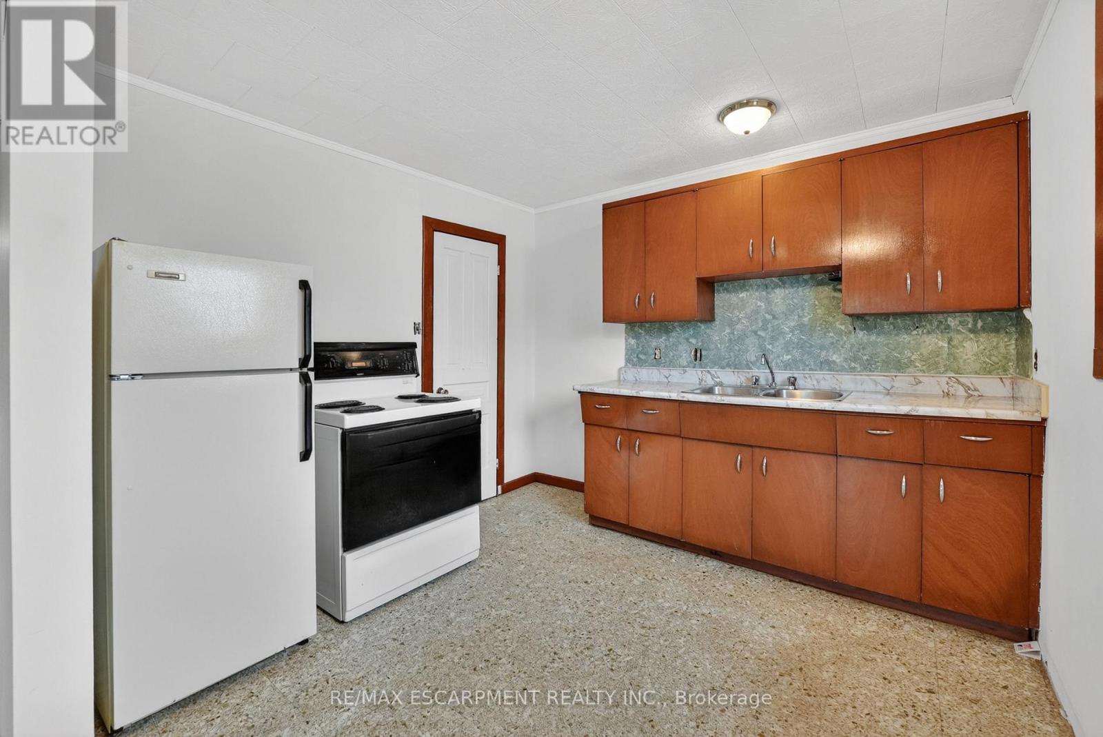 Detached at 119 NORTH CAYUGA STREET W, Haldimand