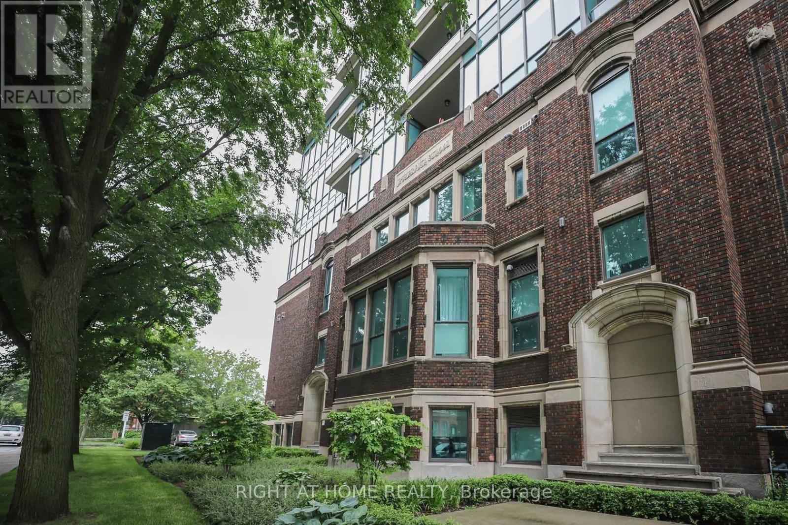 Apartment at 102 - 50 MURRAY STREET W, Hamilton (Central)