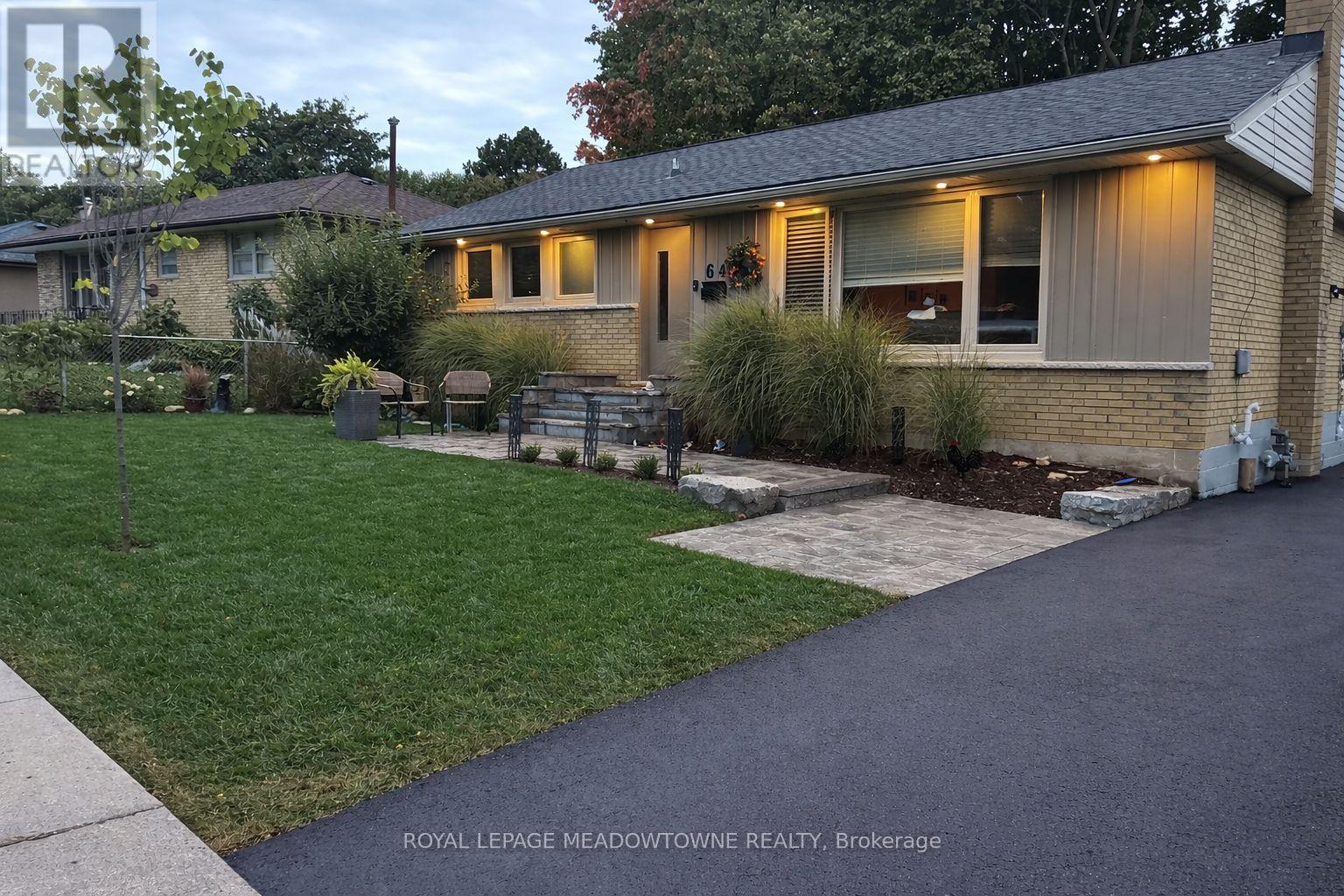 Detached at 64 DUMBARTON STREET, Guelph (Riverside Park)