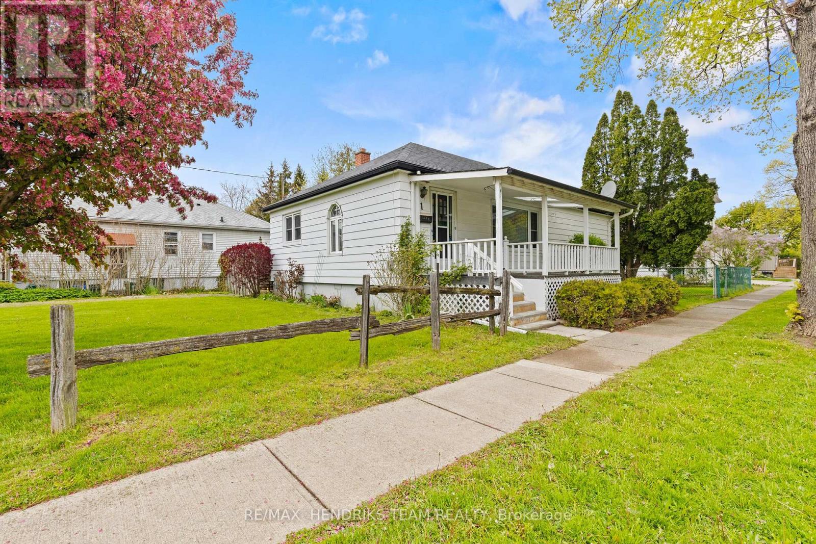 Detached at 1 ELSE STREET, St. Catharines (Vine/Linwell)