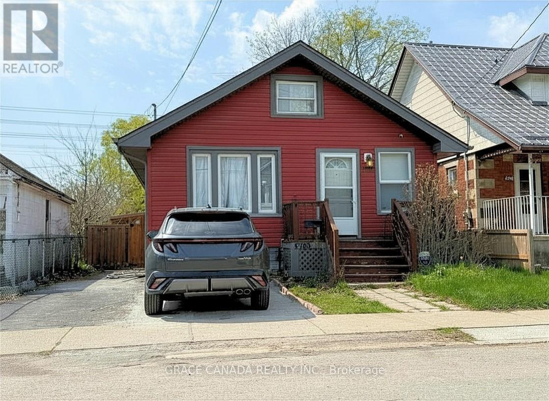 Detached at MAIN LEVEL - 4765 SIXTH AVENUE, Niagara Falls