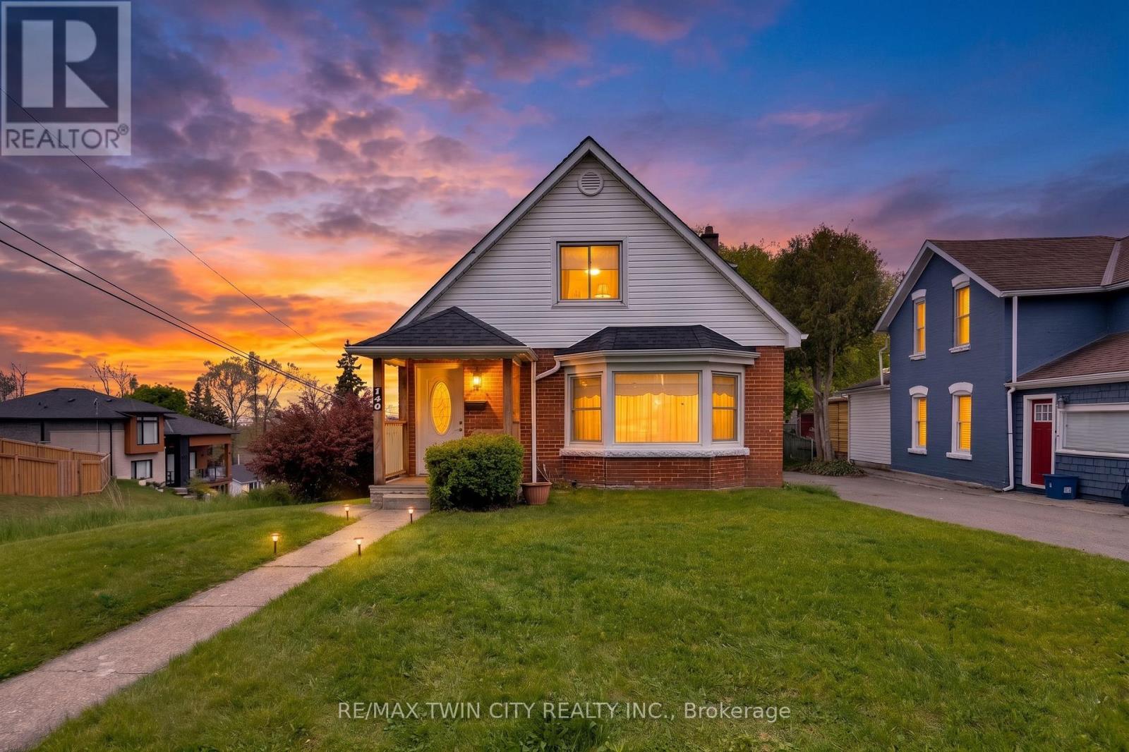 Detached at 140 TERRACE HILL STREET, Brantford