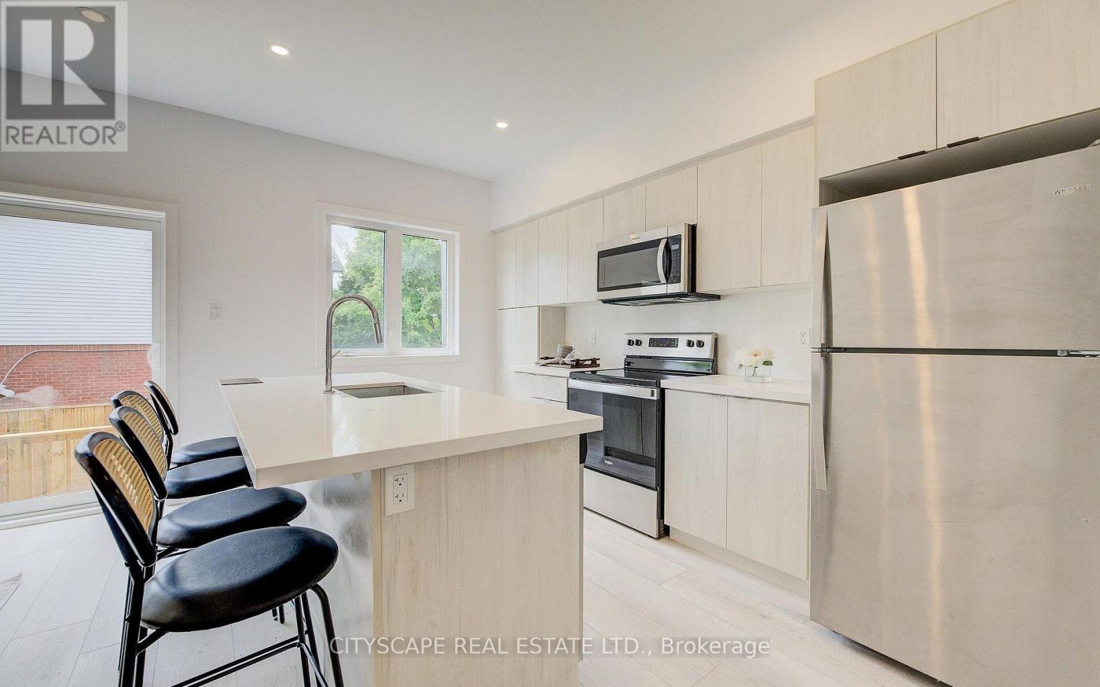 Townhouse at 13 - 416 DUNDAS STREET S, Cambridge