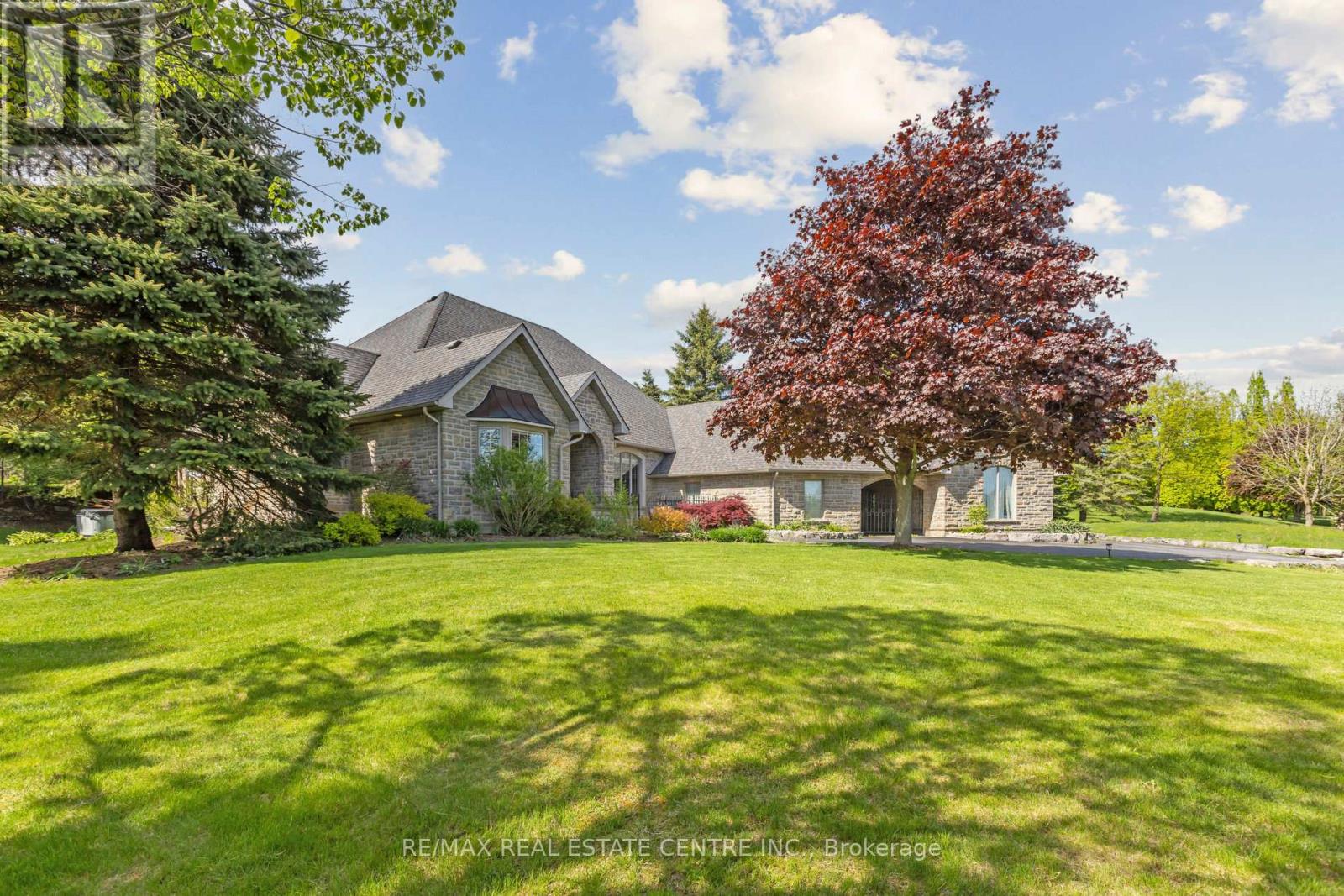 Detached at 6 FOX RUN ROAD, Puslinch