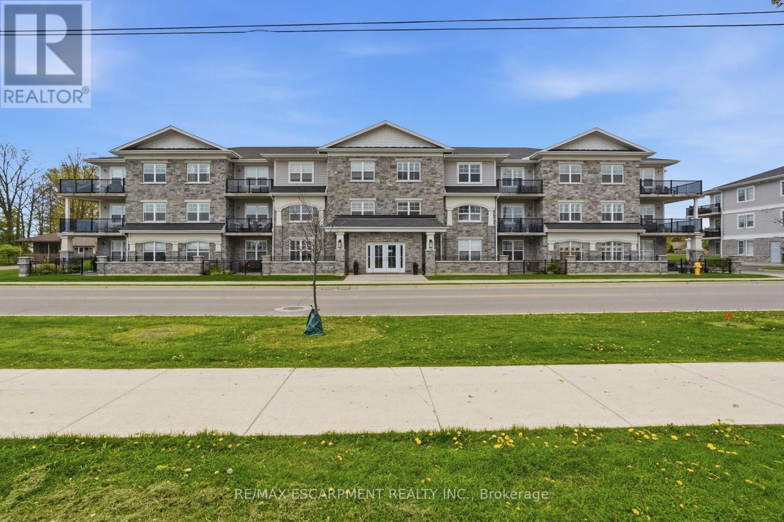 Apartment at 208 - 67 HADDINGTON STREET, Haldimand