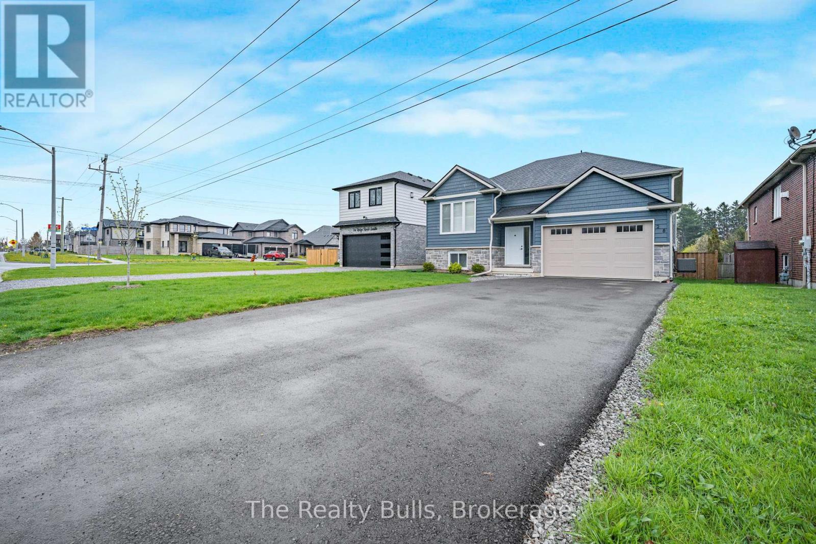 Detached at 28 RIDGE ROAD S, Fort Erie (Ridgeway)