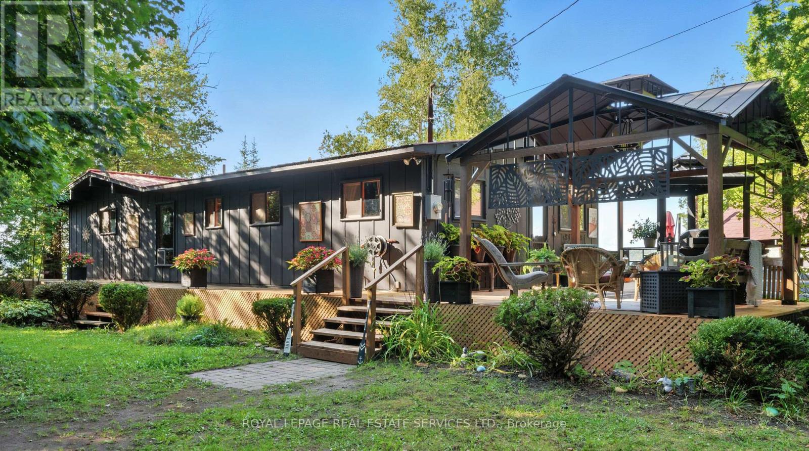 Detached at 2278 SHORE ROAD, St. Joseph