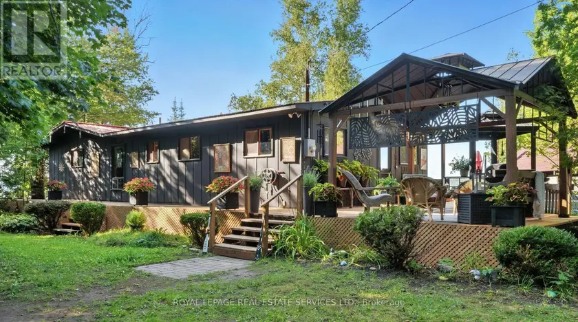 Detached at 2278 SHORE ROAD, St. Joseph