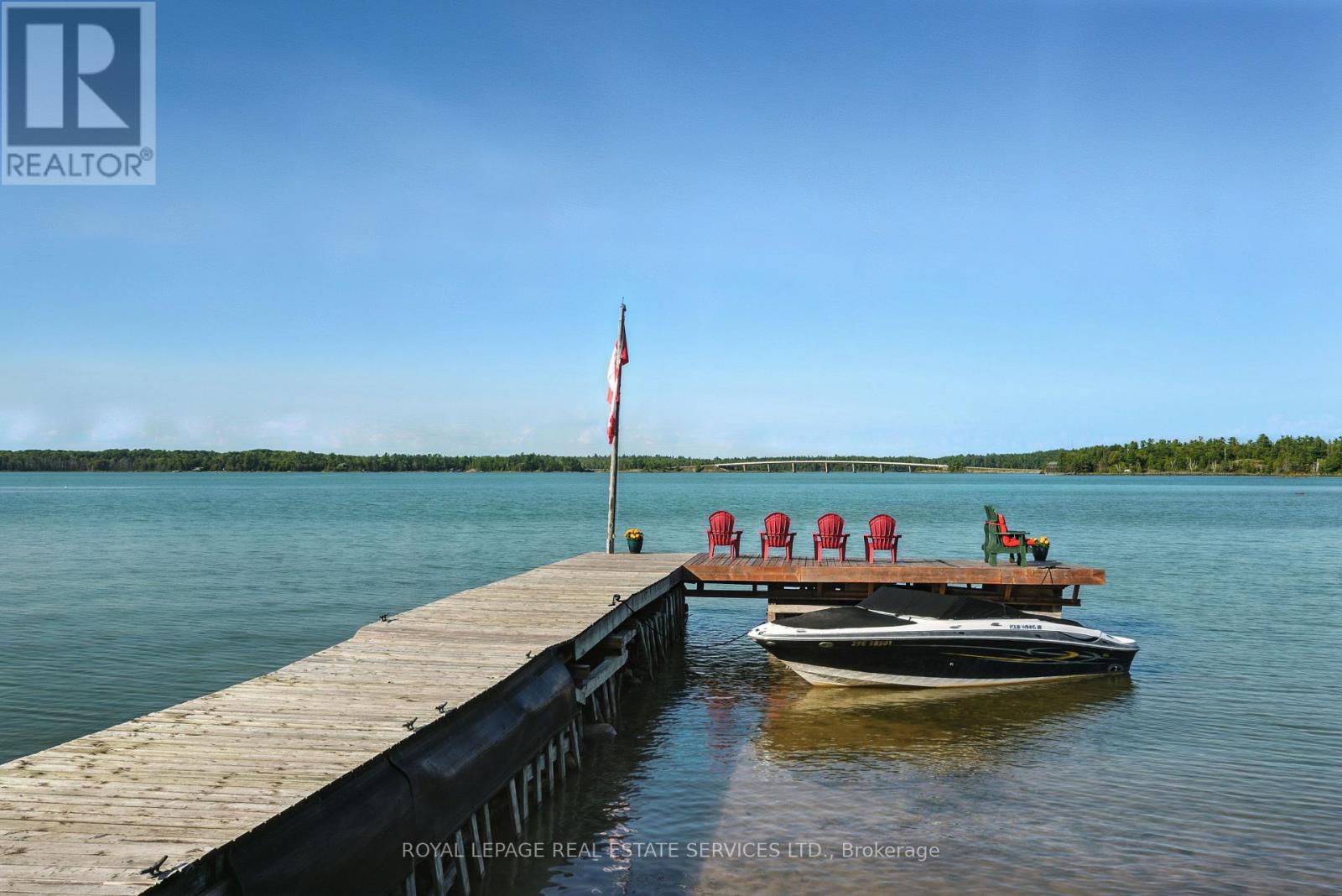 Detached at 2278 SHORE ROAD, St. Joseph