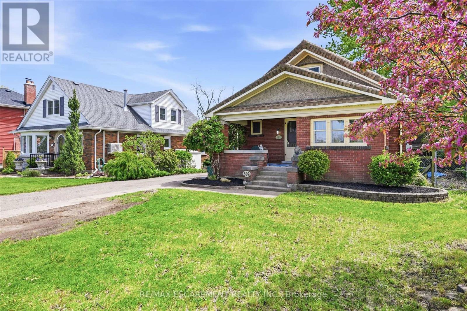 Detached at 392 QUEENSTON STREET, St. Catharines