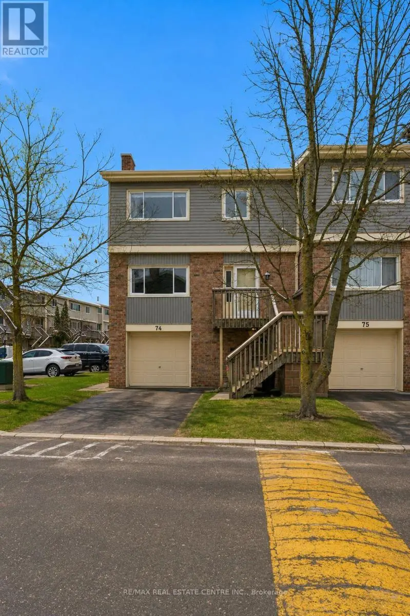 Townhouse at 74 - 30 GREEN VALLEY DRIVE, Kitchener
