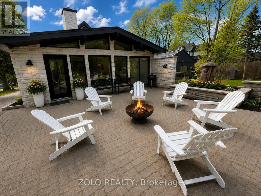 Detached at 64 JOSEPH STREET, Muskoka Lakes