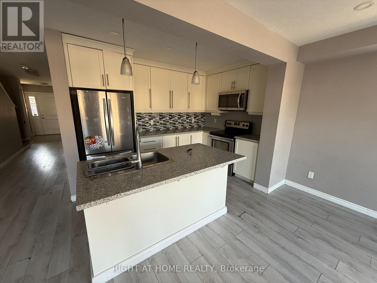 Townhouse at 133 TEMPLEWOOD DRIVE, Kitchener
